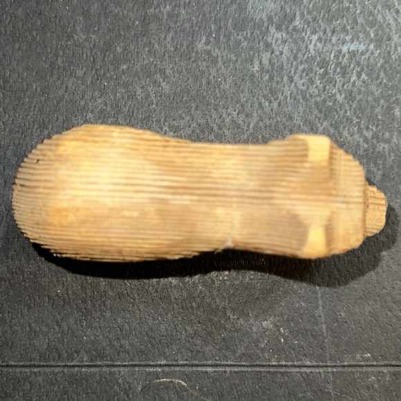 Small Vintage Hand Carved Wooden Bear Figure , Crowe Canada, Carved Folk Art - Picture 5 of 7